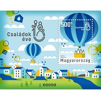 A képen a családok éve 2018 blokk látható