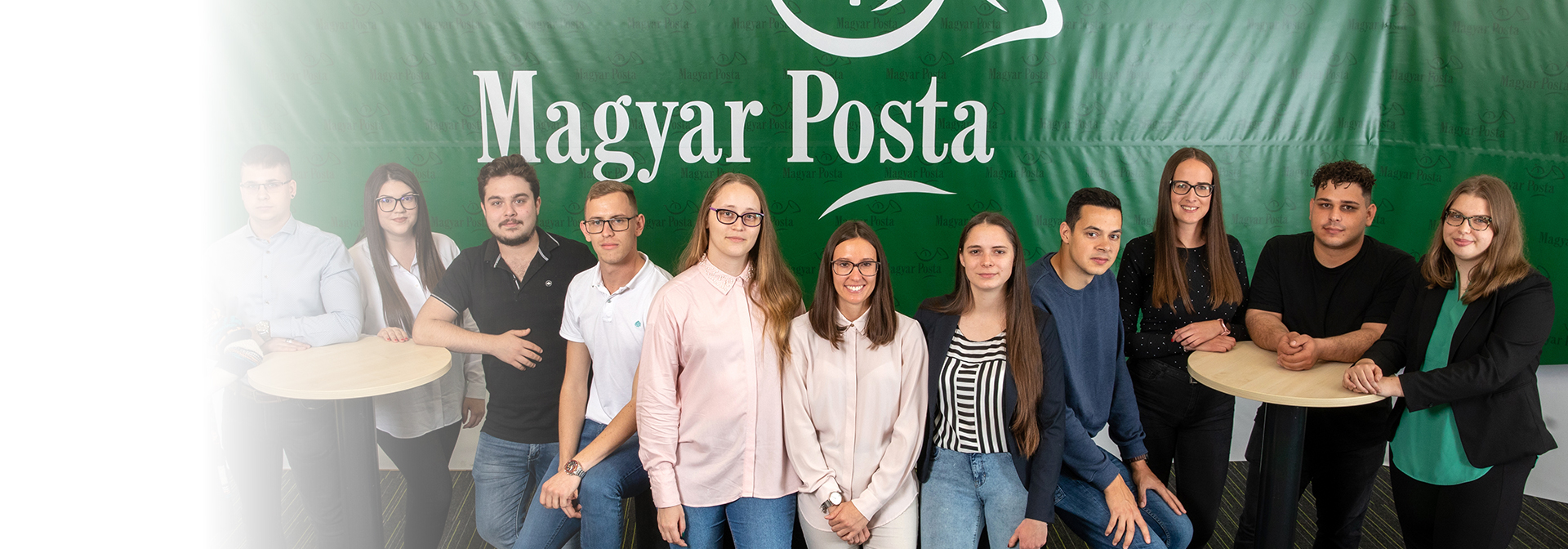 A képen a Postart program résztvevőit láthatjuk
